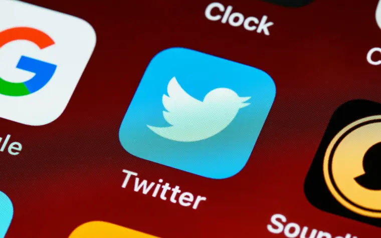 X comemora 20 anos com 20 momentos históricos da rede social