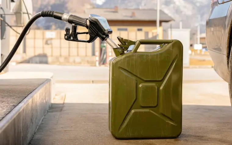 Gasolina com 32% de etanol e seu impacto no carro